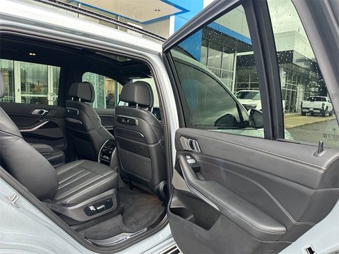 Used 2025 BMW X7 xDrive40i w/ Executive Package image 13