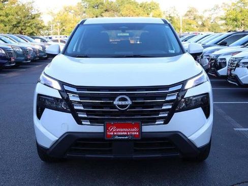 Certified 2026 Nissan Rogue SV FWD image 4