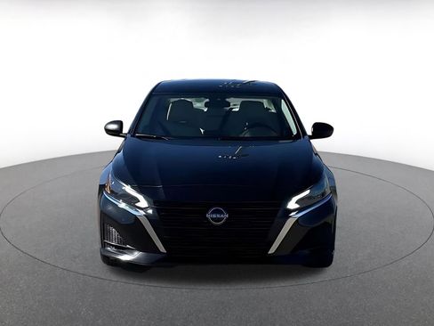 Used 2025 Nissan Altima 2.5 SV image 4