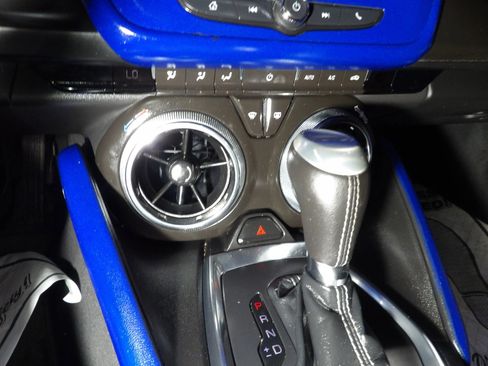 Used 2017 Chevrolet Camaro LT image 9