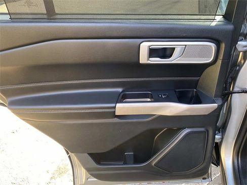 Used 2023 Ford Explorer Limited w/ Equipment Group 301A image 10
