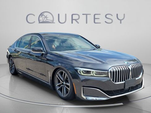 Used 2022 BMW 750i xDrive AWD/4WD image 4