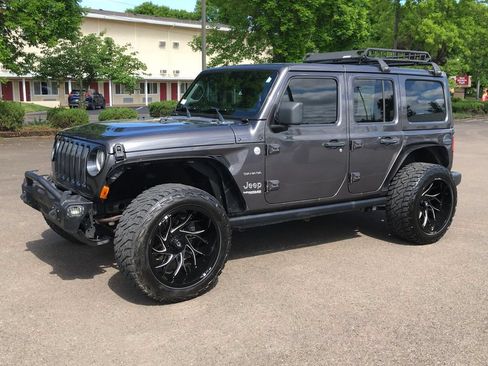 Used 2020 Jeep Wrangler Unlimited Sahara w/ Uconnect 4C Nav & Sound Group AWD/4WD image 12