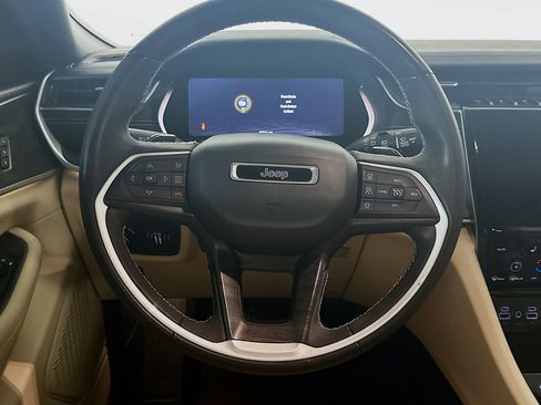 Used 2023 Jeep Grand Cherokee L Limited w/ Luxury Tech Group II image 18