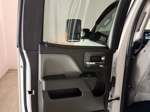 Used 2019 Chevrolet Silverado 2500 W/T AWD/4WD image 19