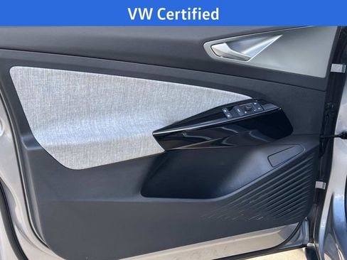 Used 2023 Volkswagen ID.4 Pro image 11