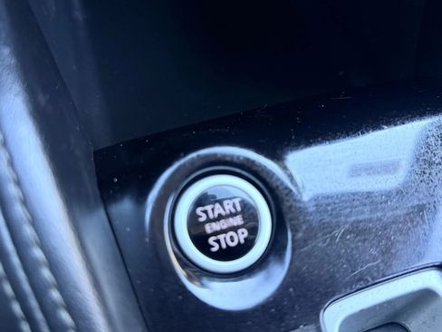 Used 2020 Nissan Kicks SR image 7