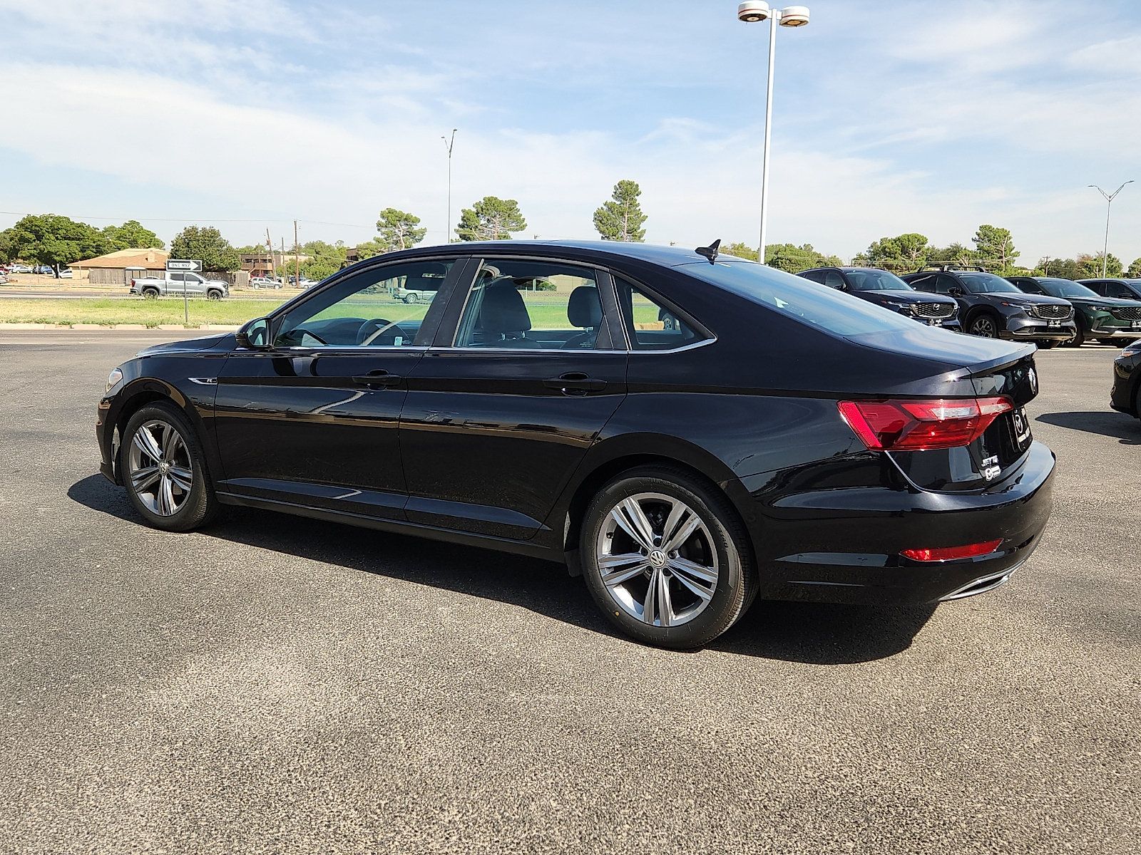 Used 2020 Volkswagen Jetta R-Line FWD image 3