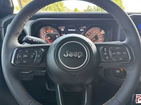 Used 2024 Jeep Wrangler Unlimited Sport AWD/4WD image 27