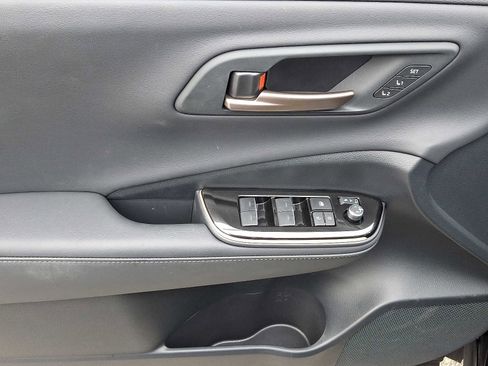 Certified 2025 Toyota Crown Platinum image 15