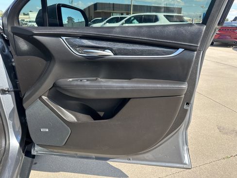 Used 2022 Cadillac XT5 Premium Luxury w/ Technology Package image 21