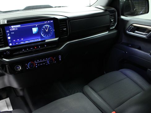 Used 2022 Chevrolet Silverado 1500 LT Trail Boss image 19