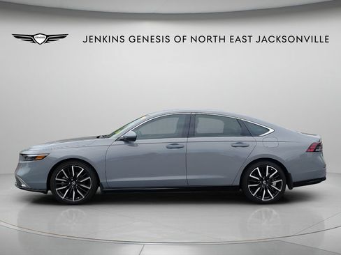 Used 2024 Honda Accord Touring image 6