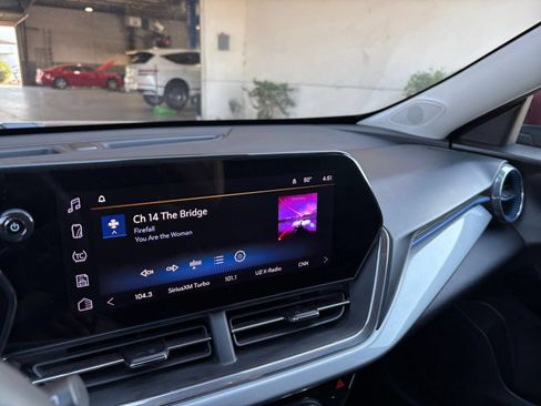 Used 2025 Chevrolet Trax LT FWD image 19