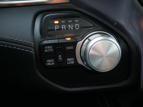 Used 2020 RAM 1500 Limited w/ Black Appearance Package AWD/4WD image 28