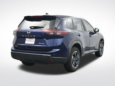 Used 2024 Nissan Rogue SV AWD/4WD image 6