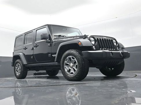 Used 2014 Jeep Wrangler Unlimited Rubicon w/ Connectivity Group image 17