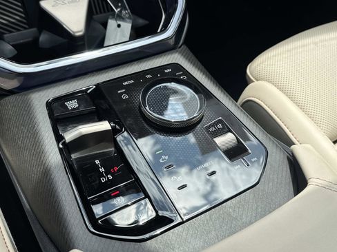 Used 2025 BMW X3 xDrive30i w/ Premium Package image 23