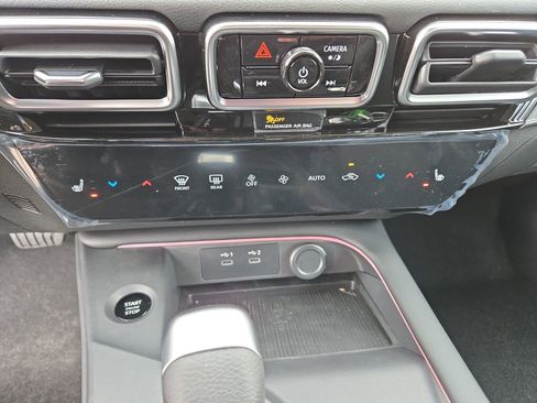 New 2026 Nissan Sentra SR w/ SR Premium Package FWD image 29