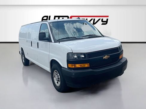 Used 2025 Chevrolet Express 2500 Extended w/ Enhanced Convenience Package RWD image 1