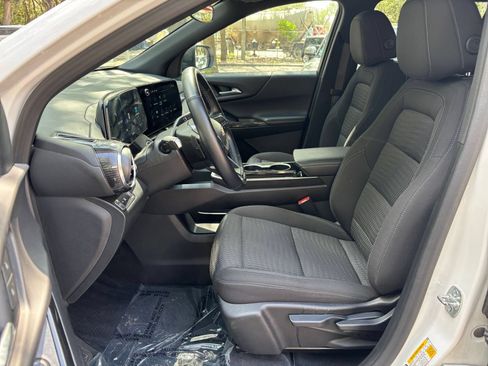 Used 2025 Chevrolet Equinox LT FWD image 22