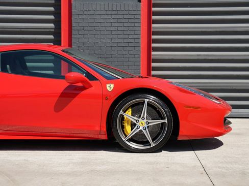 Used 2014 Ferrari 458 Italia Coupe image 19