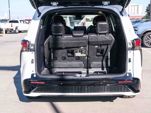 Certified 2024 Toyota Sienna XSE w/ XSE Premium Package FWD image 29