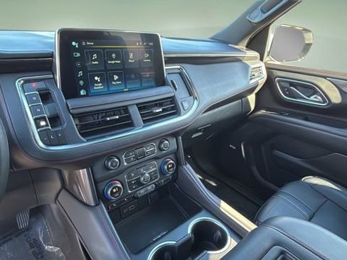 Used 2023 Chevrolet Suburban RST w/ Sport Performance Package image 25