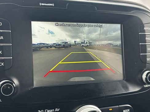 Used 2019 Kia Soul + image 19