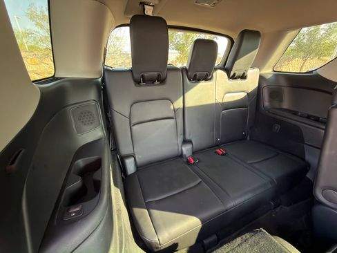 Used 2025 Nissan Pathfinder Platinum FWD image 32