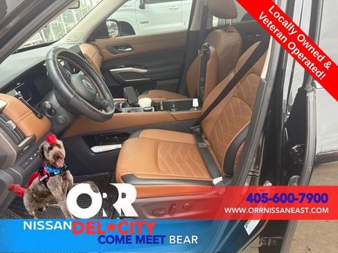 Used 2025 Nissan Pathfinder Platinum w/ Cargo Package AWD/4WD image 4