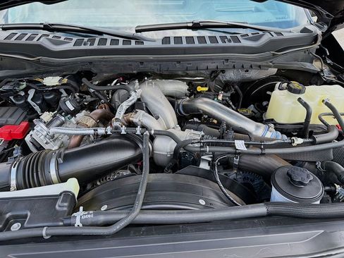 Used 2023 Ford F250 Lariat w/ Lariat Ultimate Package AWD/4WD image 32