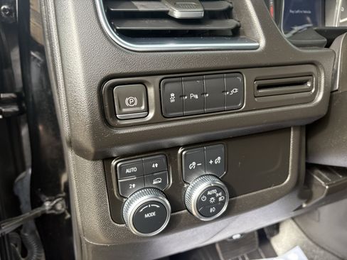 Used 2021 GMC Yukon XL SLE image 12