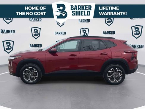 Used 2024 Chevrolet Trax LT w/ Driver Confidence Package FWD image 6