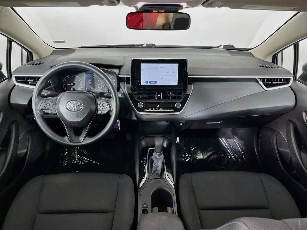 Used 2025 Toyota Corolla LE FWD image 12