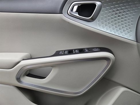 New 2025 Kia Soul LX image 16