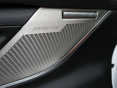 Used 2024 Jaguar XF R-Dynamic SE image 25