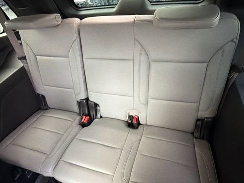 Used 2023 Chevrolet Tahoe Z71 w/ Luxury Package image 23