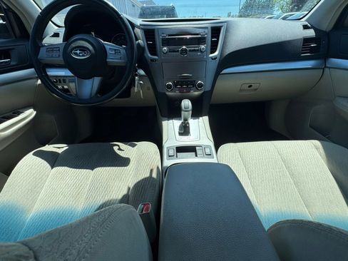 Used 2011 Subaru Outback 2.5i Premium AWD/4WD image 7