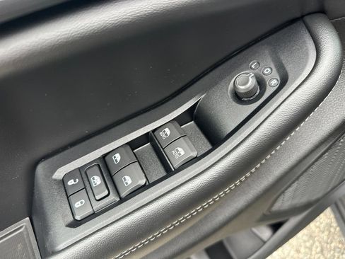 Used 2023 Jeep Grand Cherokee Altitude AWD/4WD image 16