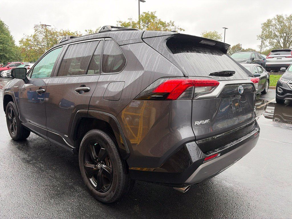 Used 2019 Toyota RAV4 XSE AWD/4WD image 10