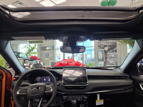 New 2026 Jeep Compass Limited w/ Sun, Sound & Navigation Group image 4