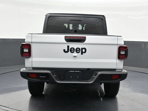 Used 2025 Jeep Gladiator Sport AWD/4WD image 4