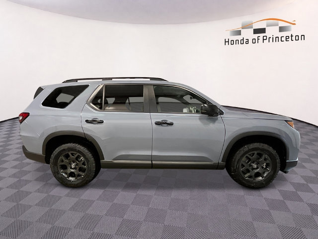 New 2026 Honda Pilot TrailSport image 2