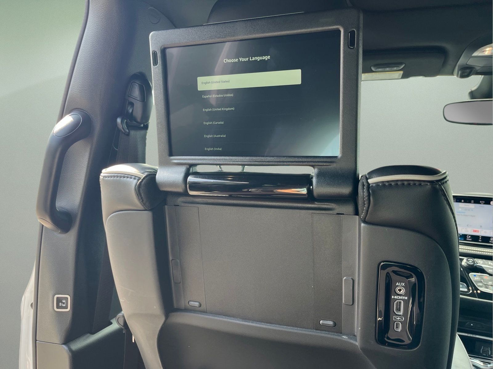Used 2024 Chrysler Pacifica Limited w/ Uconnect Theater Family Group FWD image 30