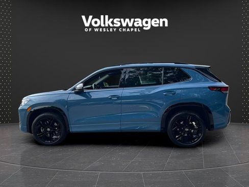 Certified 2025 Volkswagen Tiguan SE R-Line AWD/4WD image 5