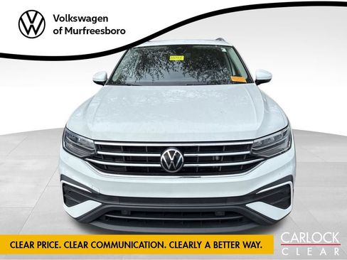 Used 2022 Volkswagen Tiguan SE w/ Panoramic Sunroof Package image 3