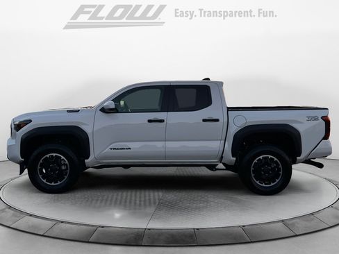 Used 2025 Toyota Tacoma TRD Off-Road image 5