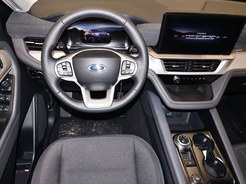New 2026 Ford Explorer Active AWD/4WD image 19