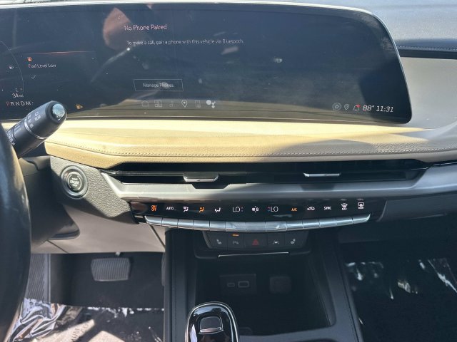 Used 2024 Cadillac XT4 Luxury w/ Cold Weather Package FWD image 20